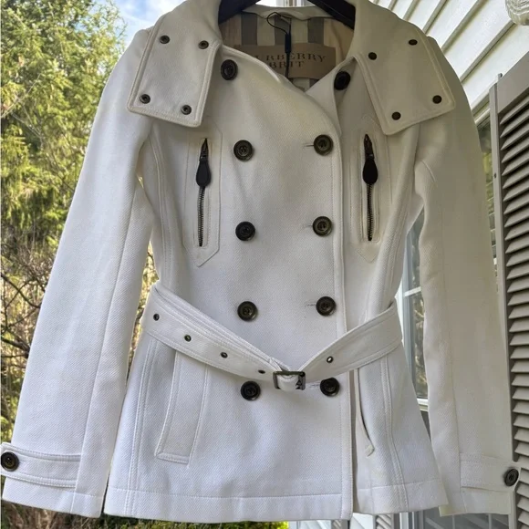 NWT Women's Burberry White Double-Breasted Coat